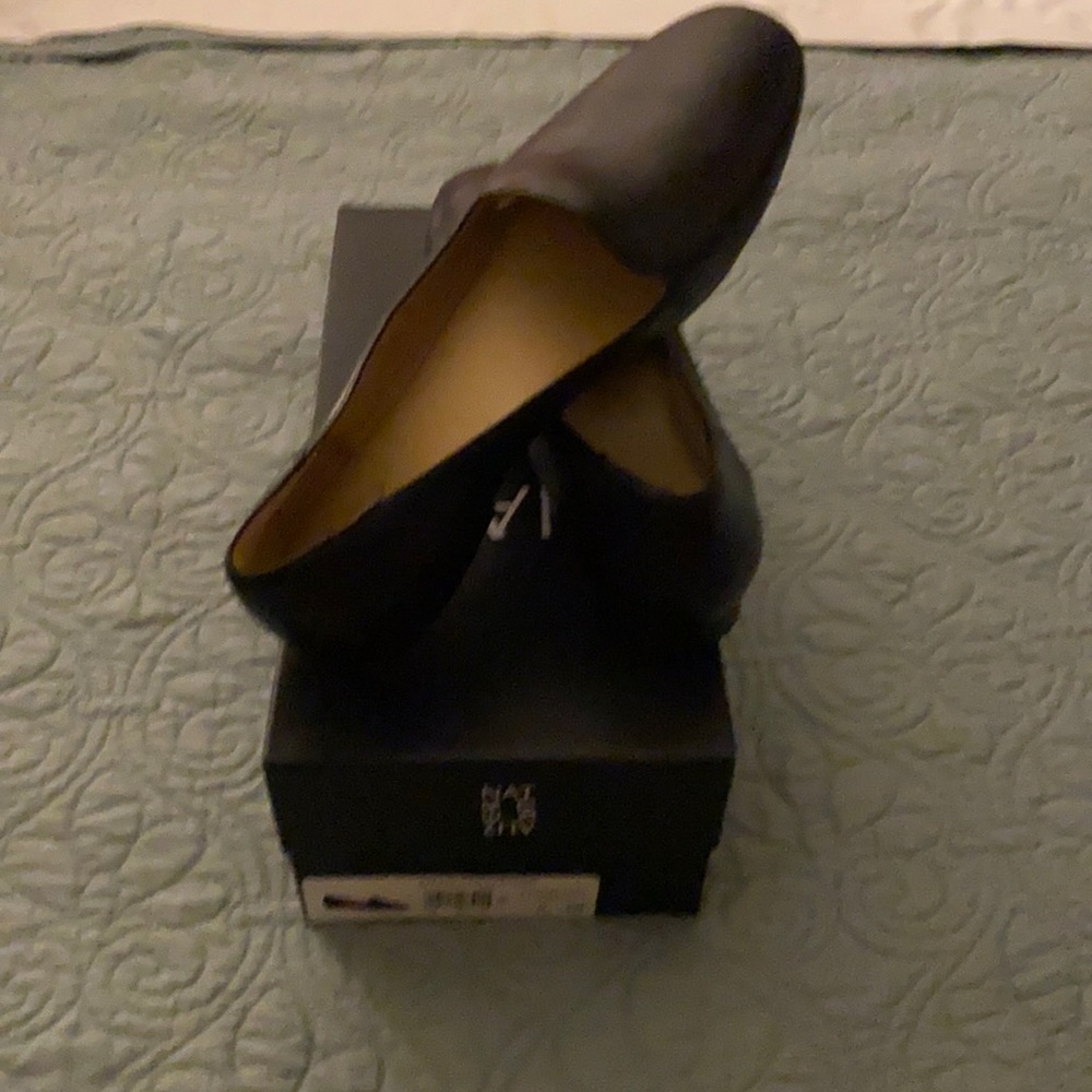 NIB Naturalizer size 8 wide
